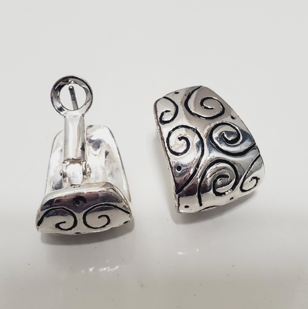 4/$20 Antique Silver Tone Spiral Design Earrings.🌴